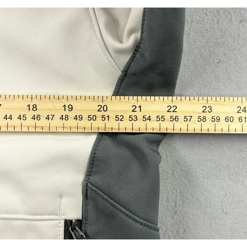 The North Face Men’s TNF APEX Full Zip Softshelll Jacket
